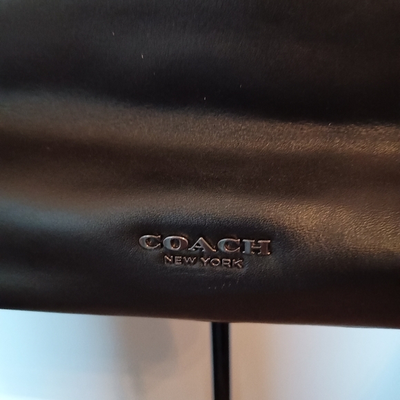 Coach Graham Tote - Picture 2 of 15